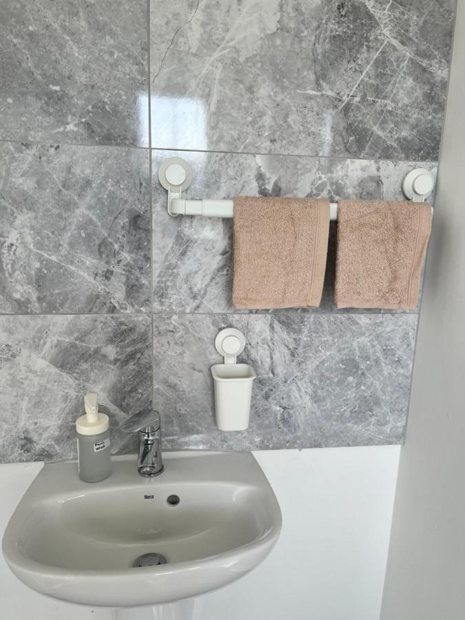 Apartment Modern Comfy One Bed - Free Parking *