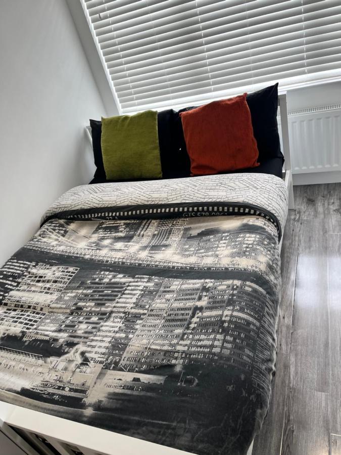 Modern Comfy One Bed - Free Parking Apartment