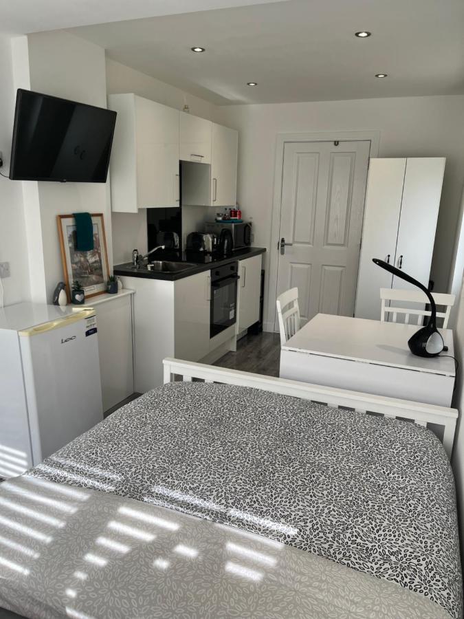 Apartment Modern Comfy One Bed - Free Parking *