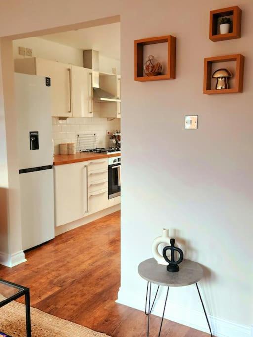 Modern 5 Bedroom Townhouse With Free Parking Glasgow