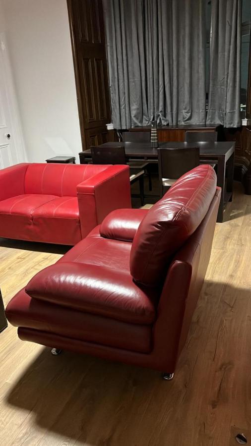 Large 3 Bed Apt Close To City, Ovo Hydro And Ibrox Stadium Glasgow