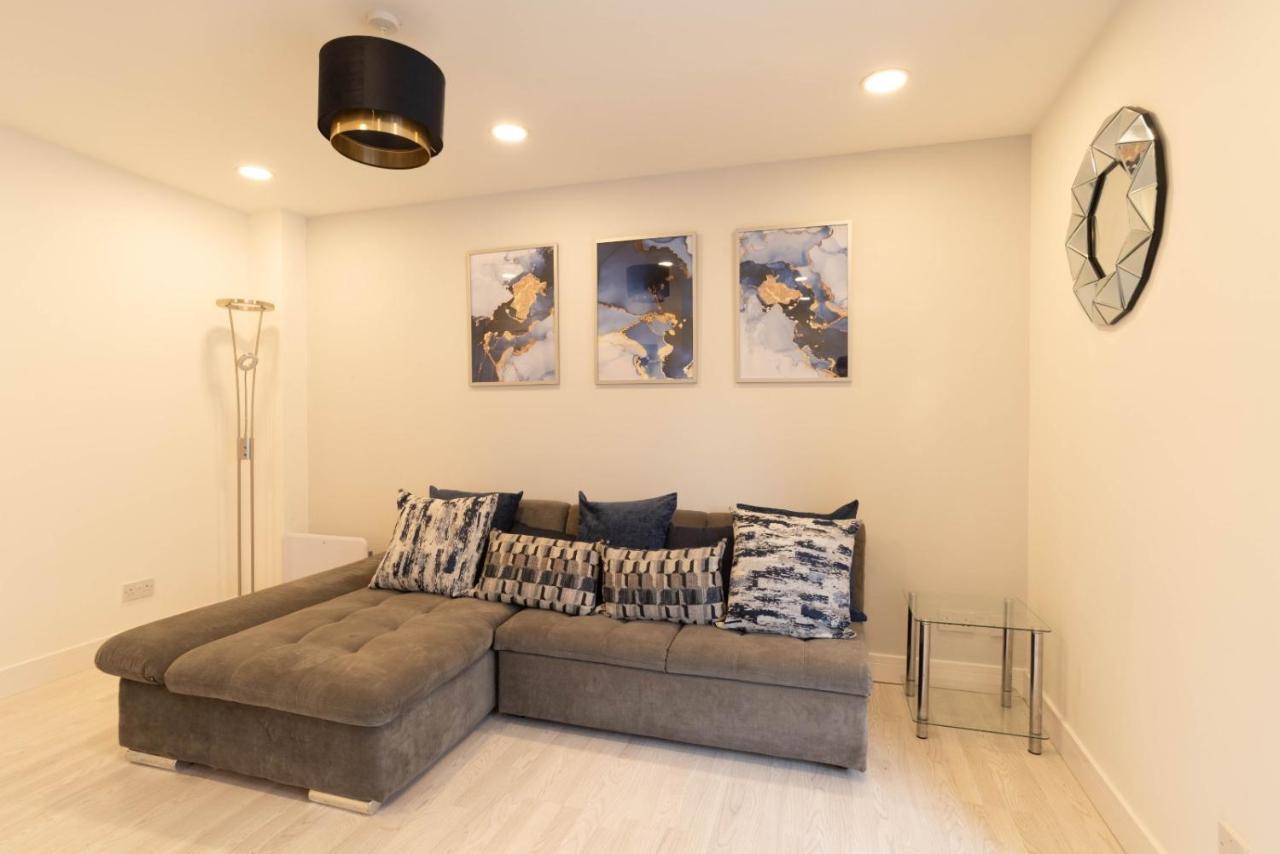 City, West End, Private Parking Apartment