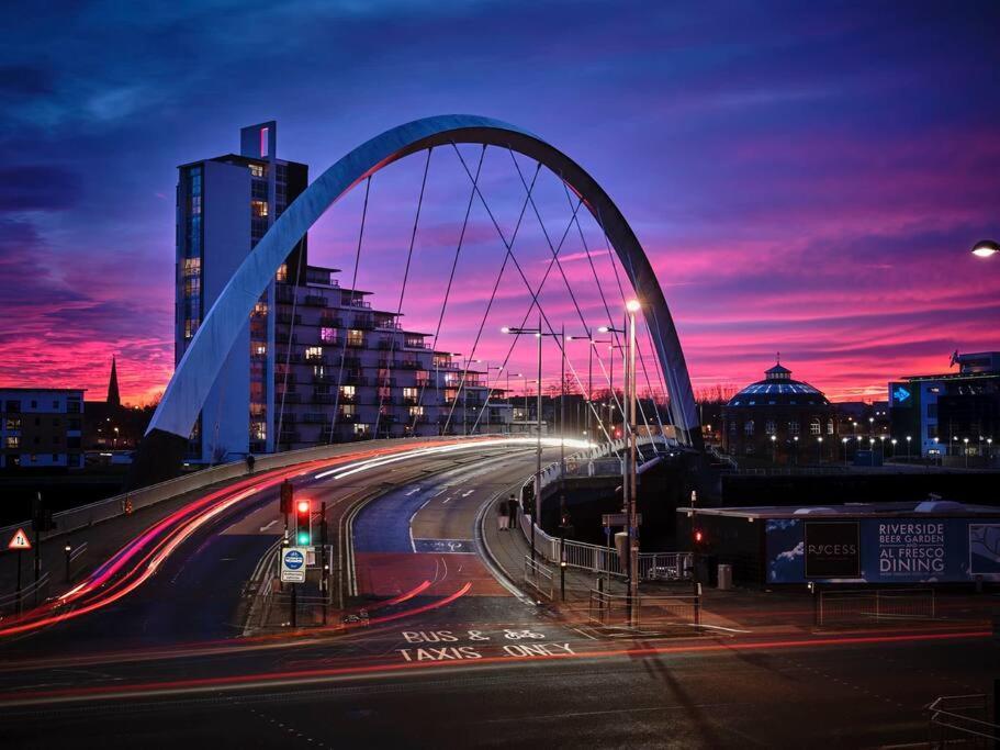 Glasgow, Finnieston Luxury 2 Bed With Parking, E-check In, Hi-fi Apartment