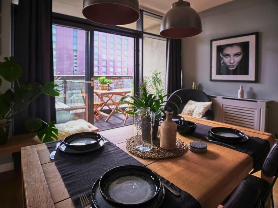 Glasgow, Finnieston Luxury 2 Bed With Parking, E-check In, Hi-fi Apartment