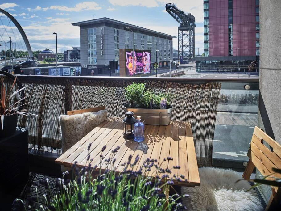 Apartment Glasgow, Finnieston Luxury 2 Bed With Parking, E-check In, Hi-fi