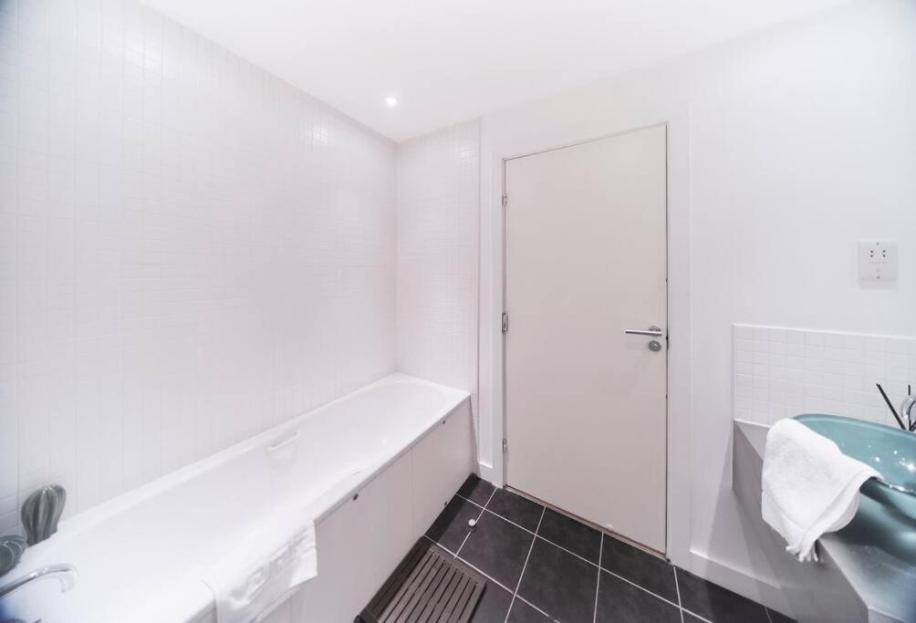 Apartment Glasgow, Finnieston Luxury 2 Bed With Parking, E-check In, Hi-fi *