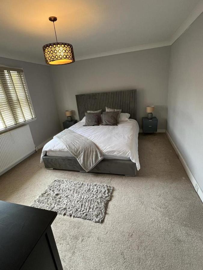 Holiday home Large Country Mansion In Newton Mearns Glasgow