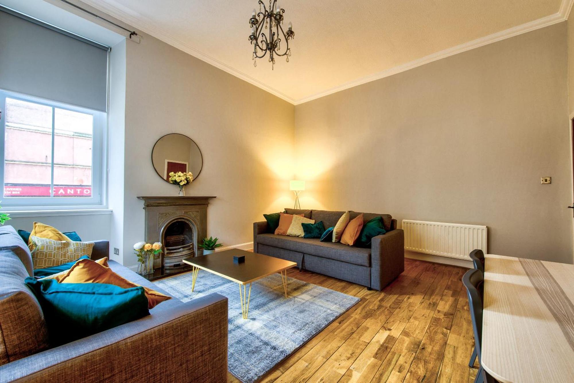 Stylish & Spacious 3 Bedroom In Finnieston, West End *