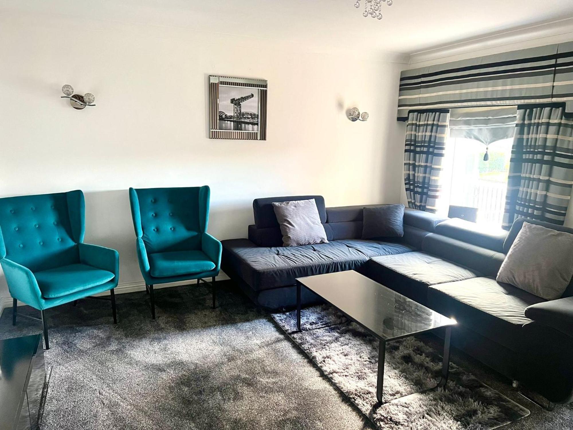 Lovely 3 Bed In With Free Parking Glasgow