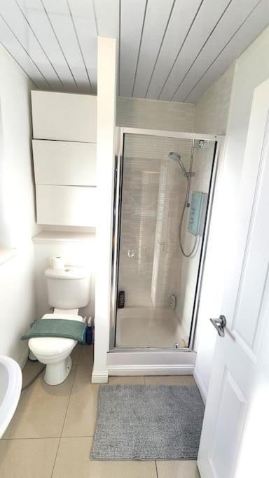 La Casita, Your Away From - Free Parking Apartment *