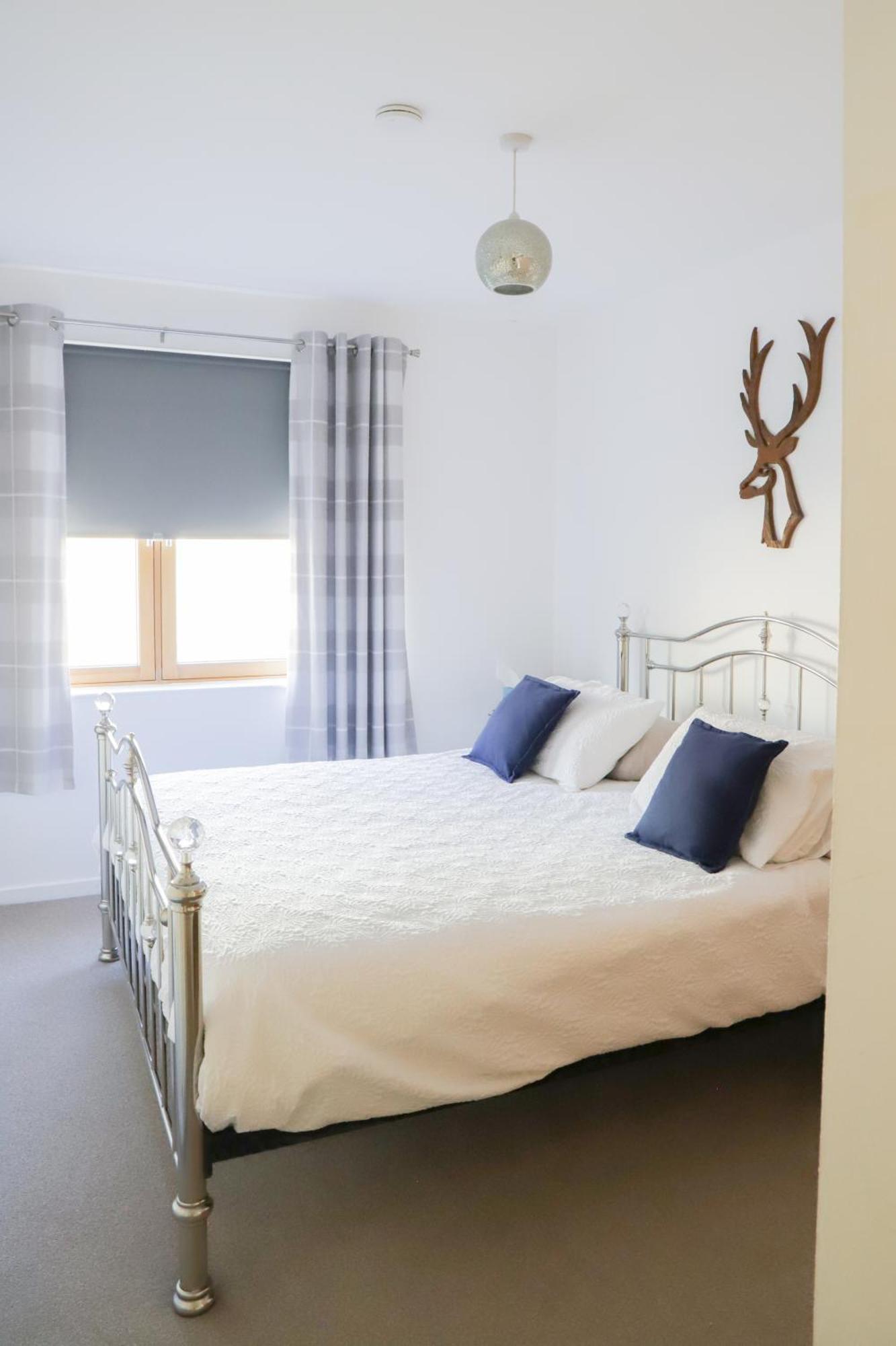 Number1townhouse With Private Balcony & Parking * Glasgow