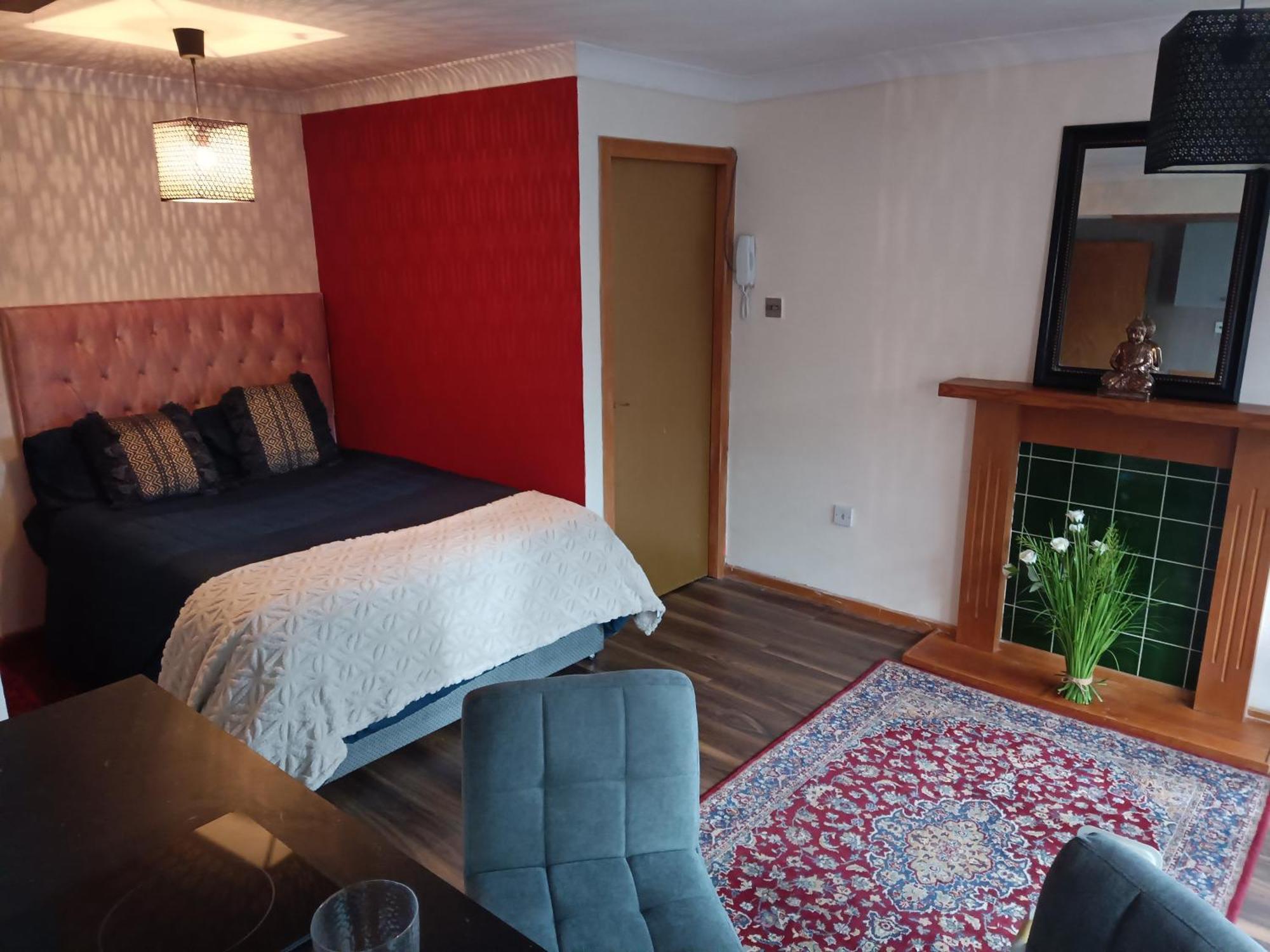Open Space In Shawlands Apartment Glasgow