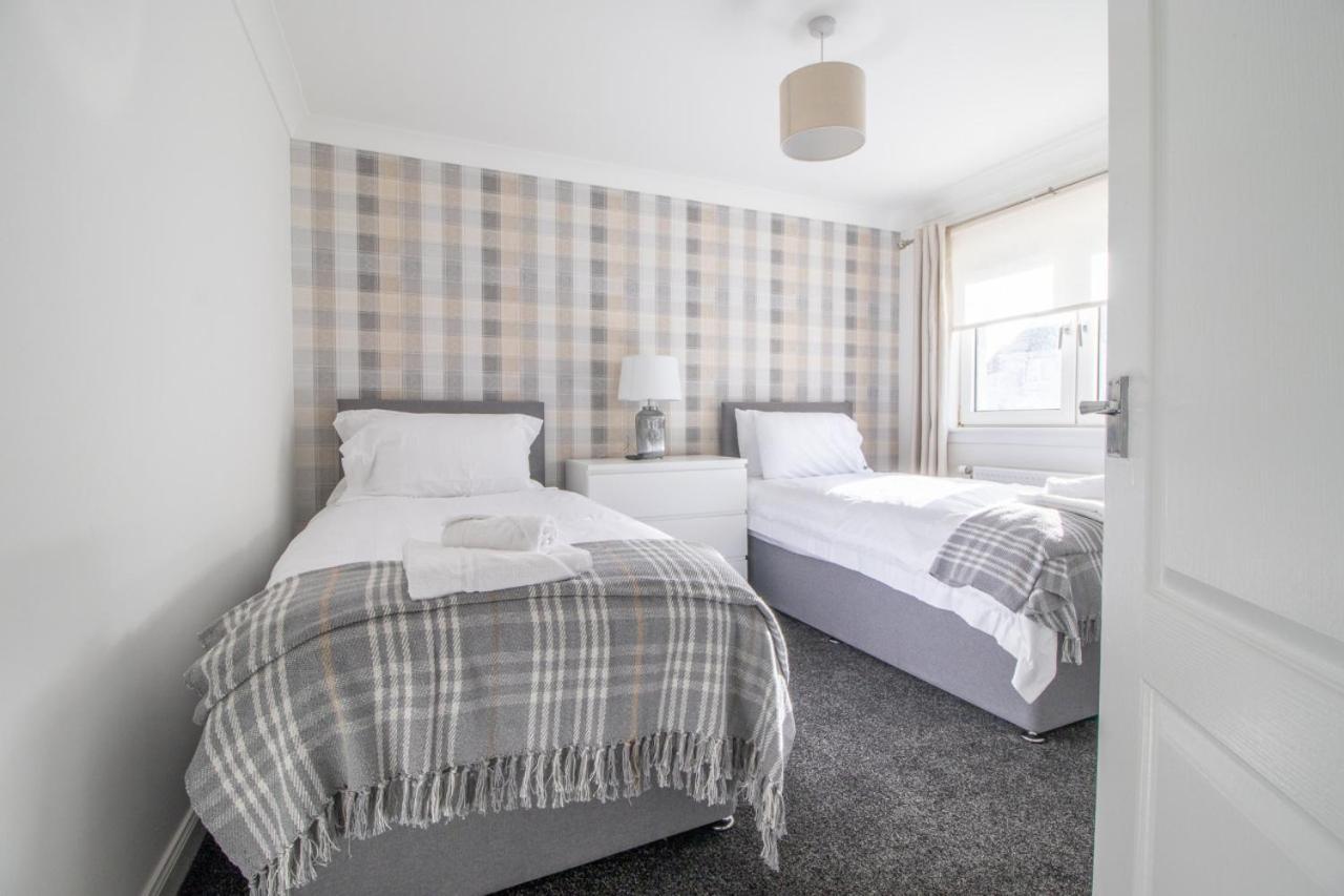 Kirkwood House 2 Bedroom House In Coatbridge *