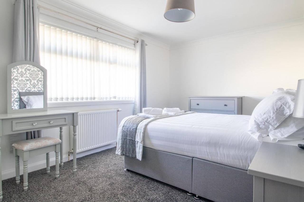 Holiday home Kirkwood House 2 Bedroom House In Coatbridge
