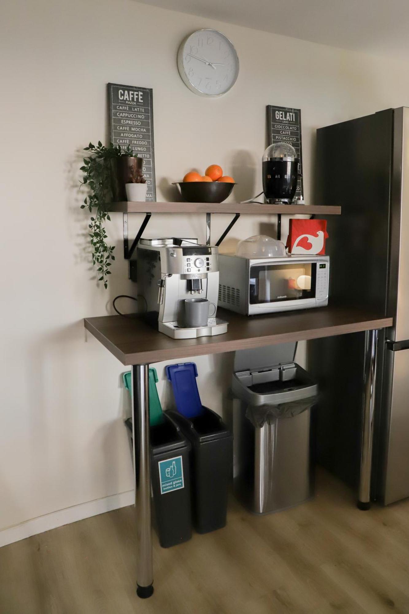 Number1townhouse With Private Balcony & Parking Apartment *
