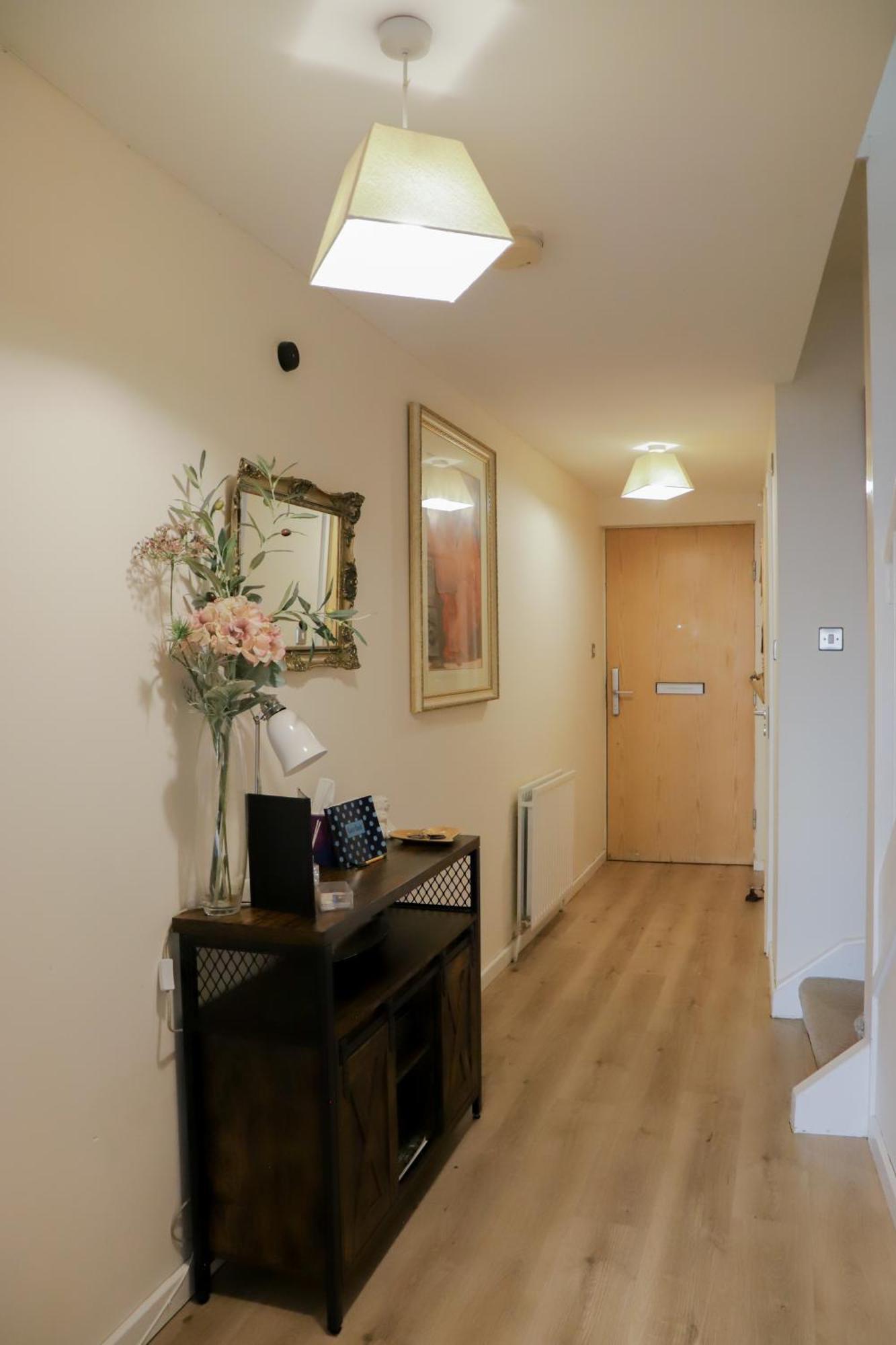 Number1townhouse With Private Balcony & Parking Apartment Glasgow