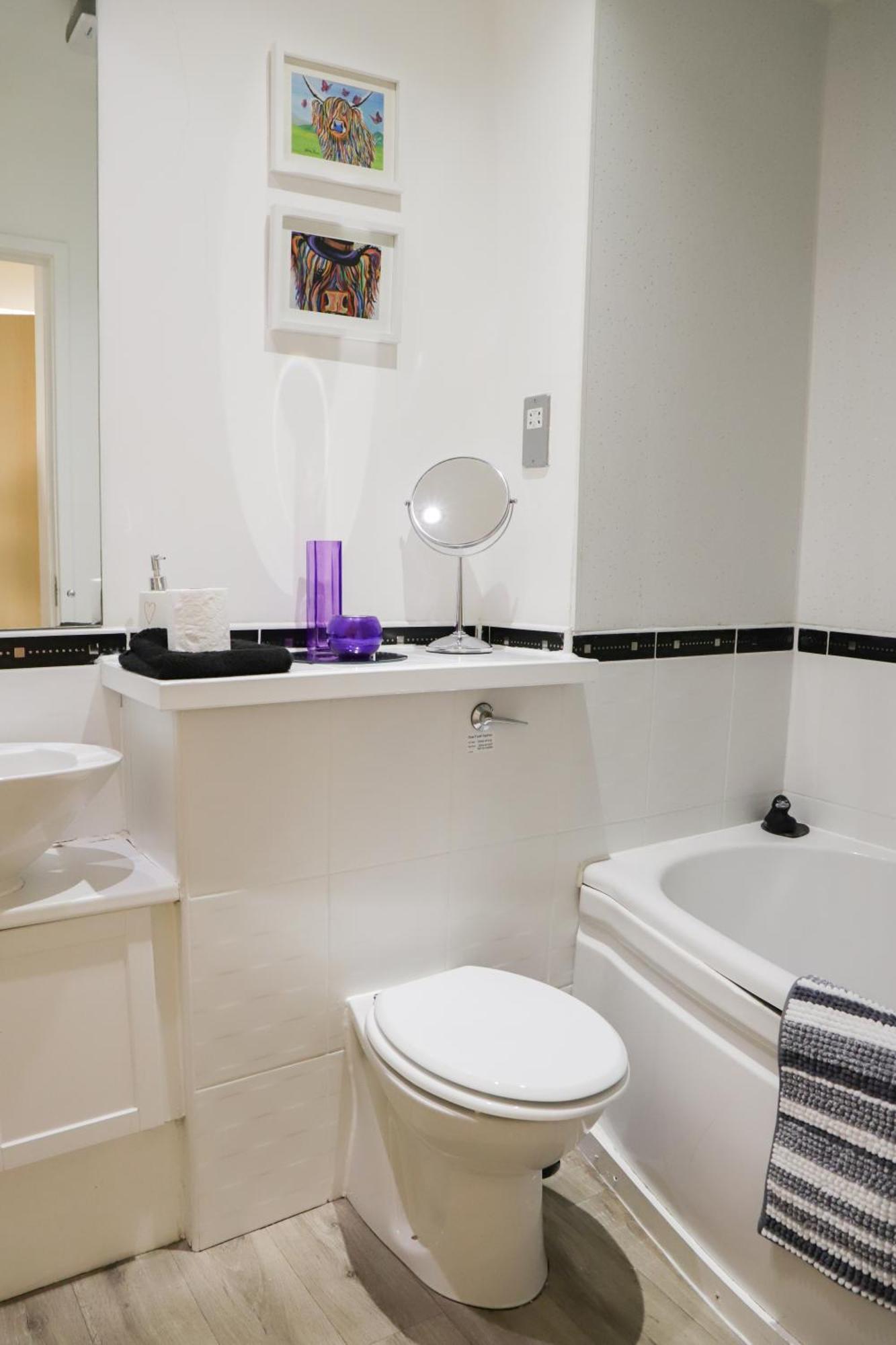 Apartment Number1townhouse With Private Balcony & Parking *