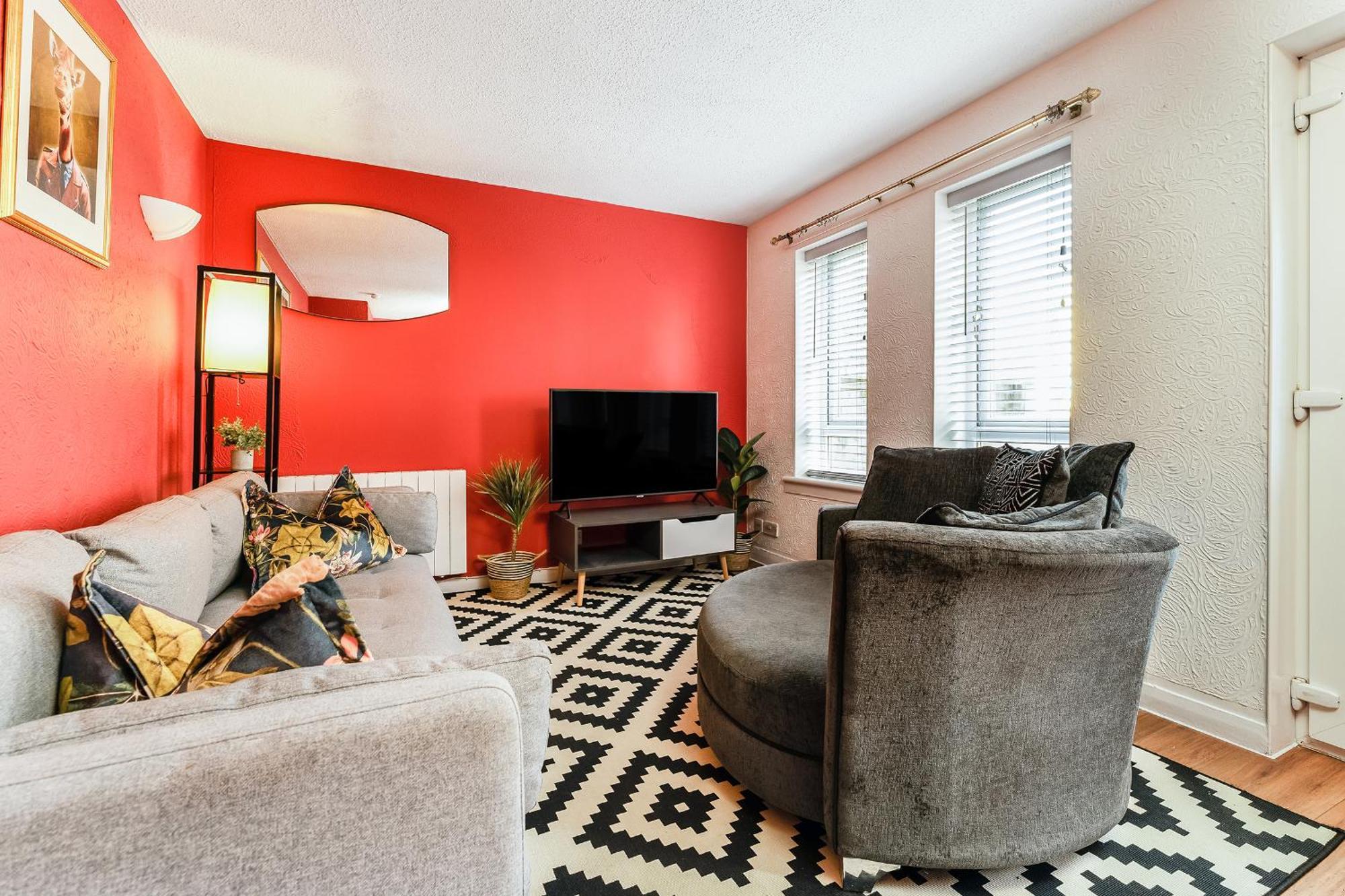 Spacious 2-bedroom Main Door With Private Parking Apartment *