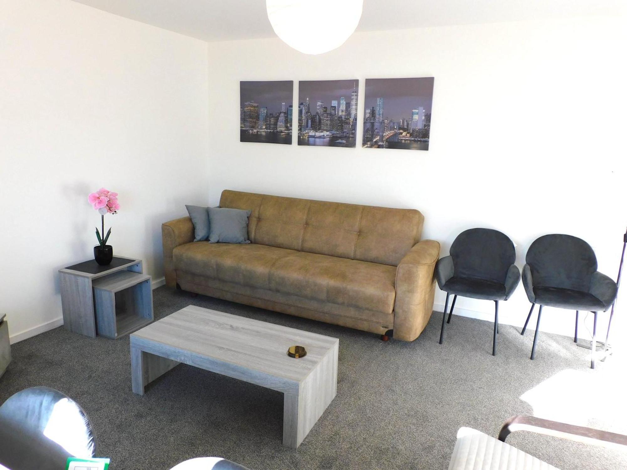 New & Delightful 3 Bed House In East Kilbride Holiday home