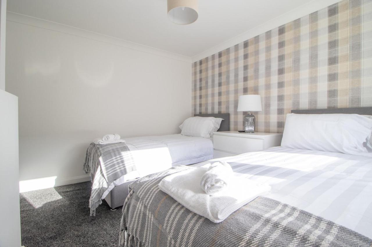 Holiday home Kirkwood House 2 Bedroom House In Coatbridge *
