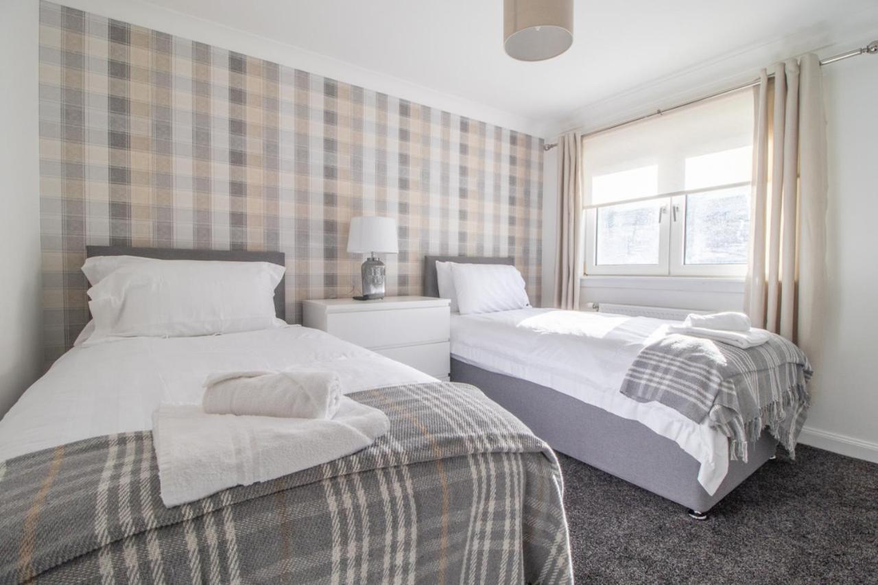 Kirkwood House 2 Bedroom House In Coatbridge Holiday home *
