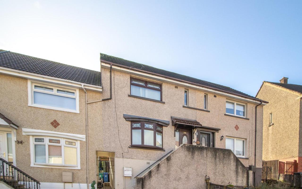 Kirkwood House 2 Bedroom House In Coatbridge Holiday home Glasgow