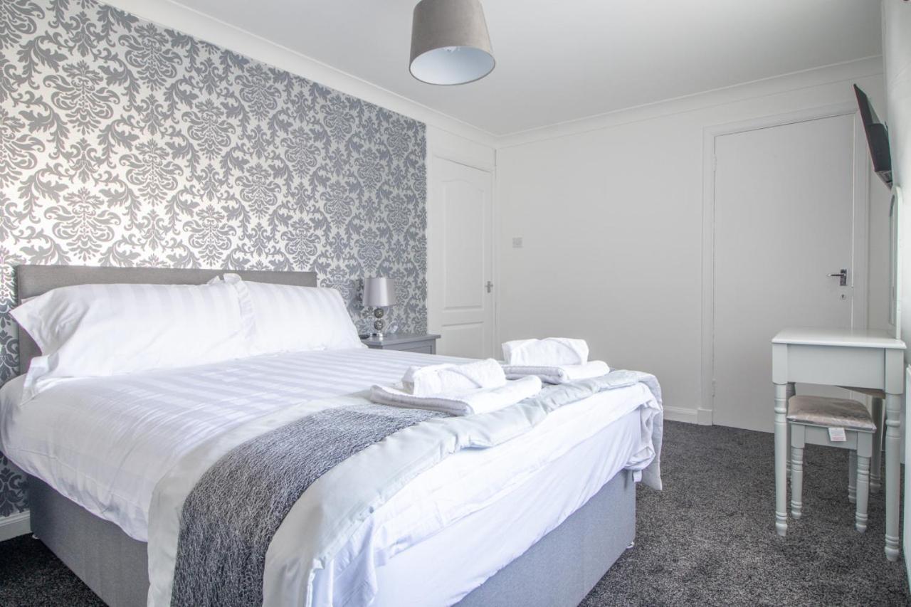Kirkwood House 2 Bedroom House In Coatbridge Holiday home Glasgow