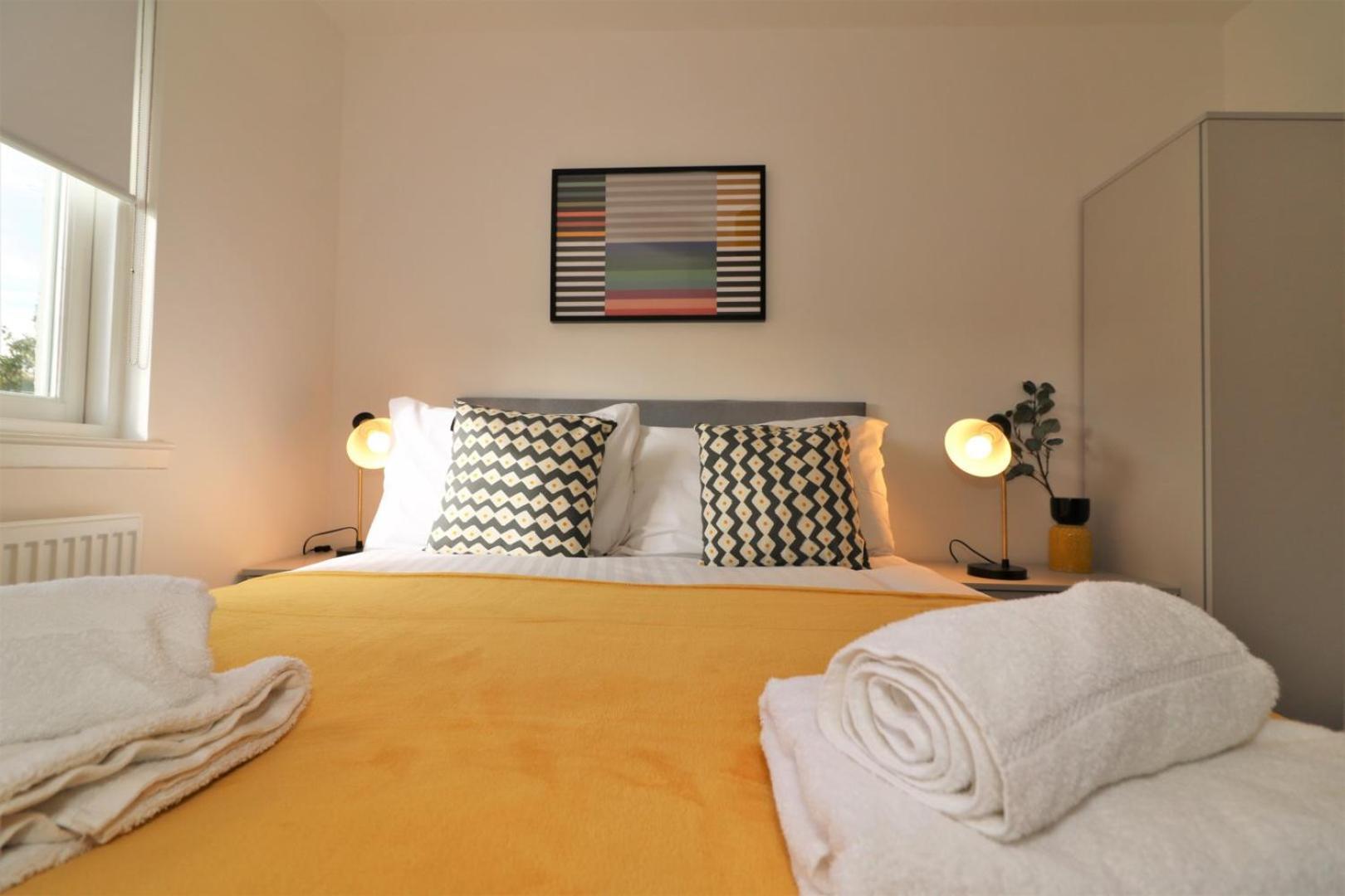 Signature - Great Western View Holiday home Glasgow