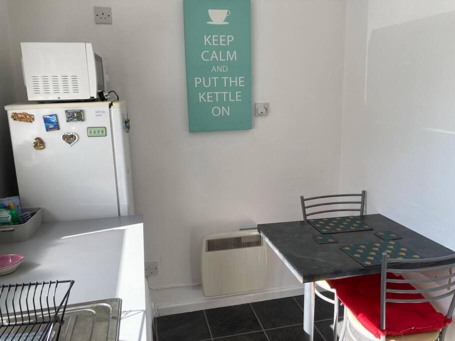 Comfy 1 Bedroom Flat With Free Parking Apartment Glasgow