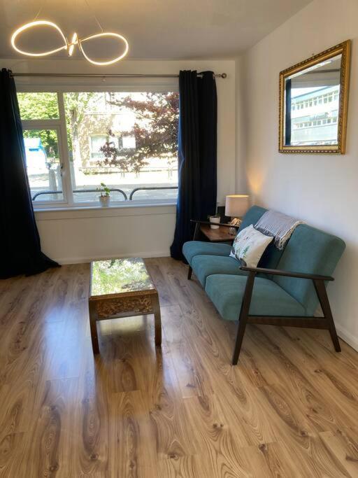 Comfy 1 Bedroom Flat With Free Parking *