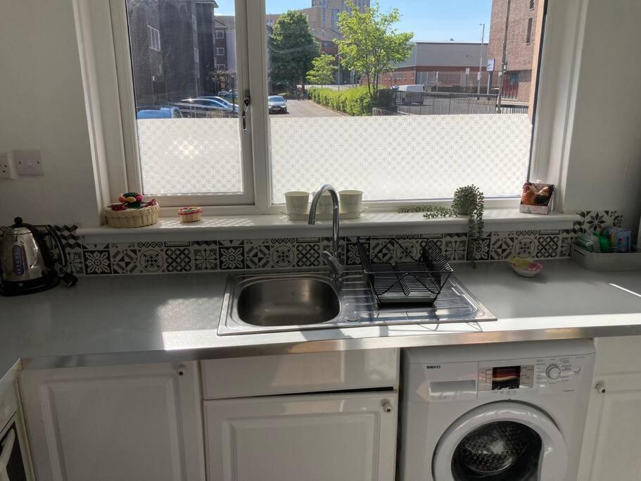 Apartment Comfy 1 Bedroom Flat With Free Parking