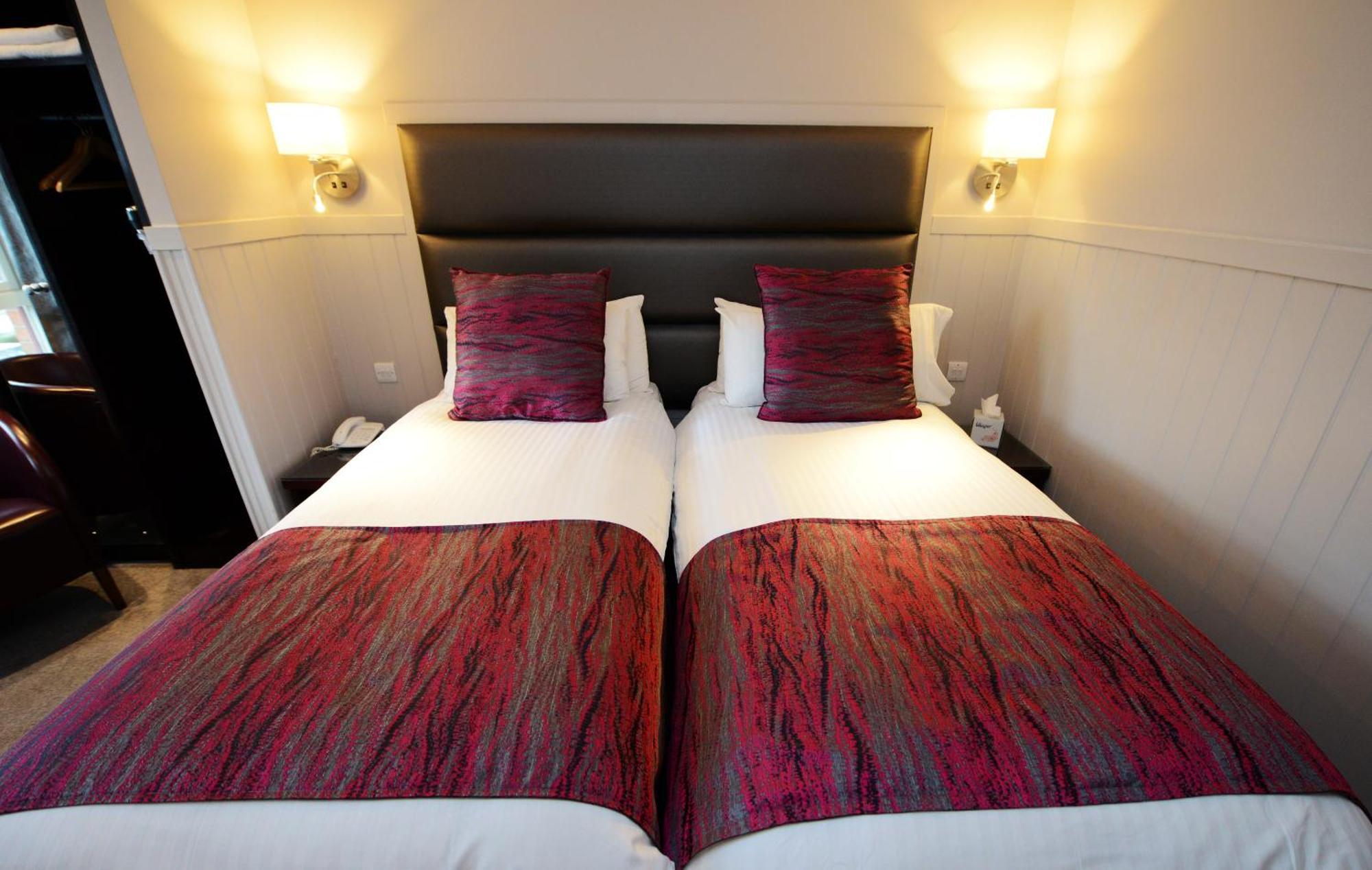 Hotel Glynhill & Near Airport