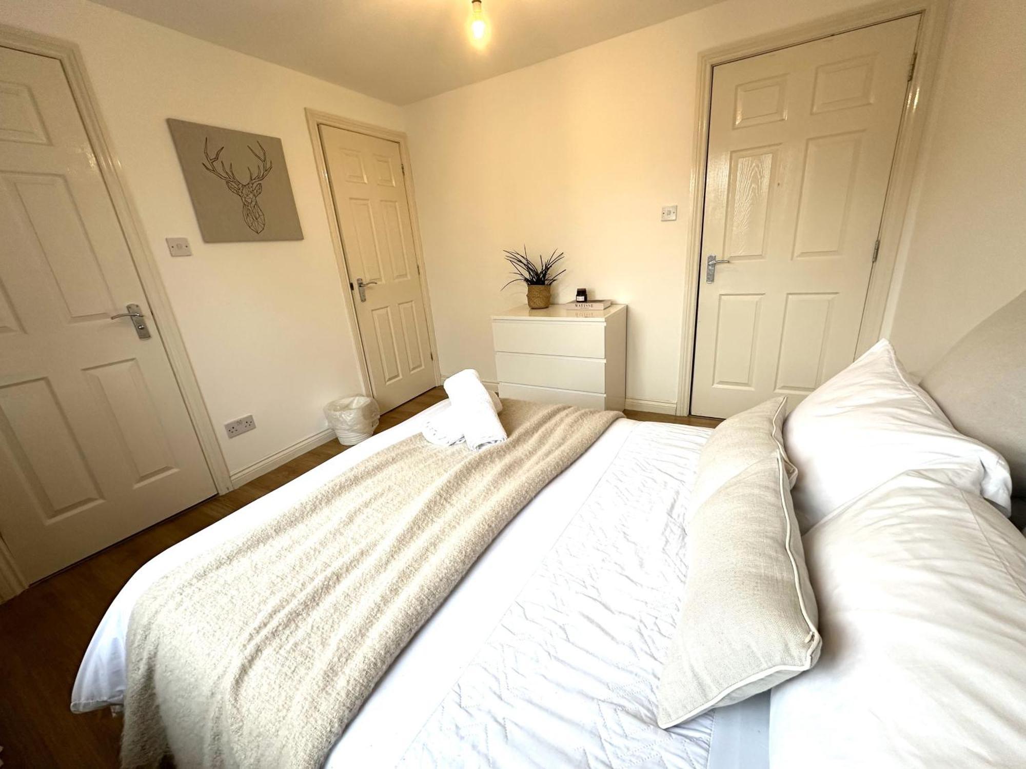 Homestay Private With En-suite And Parking In Shared Flat