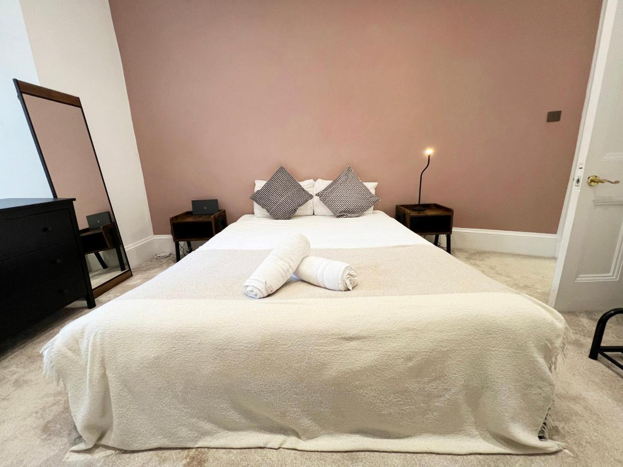 Cosy Retreat With Modern Amenities Apartment *