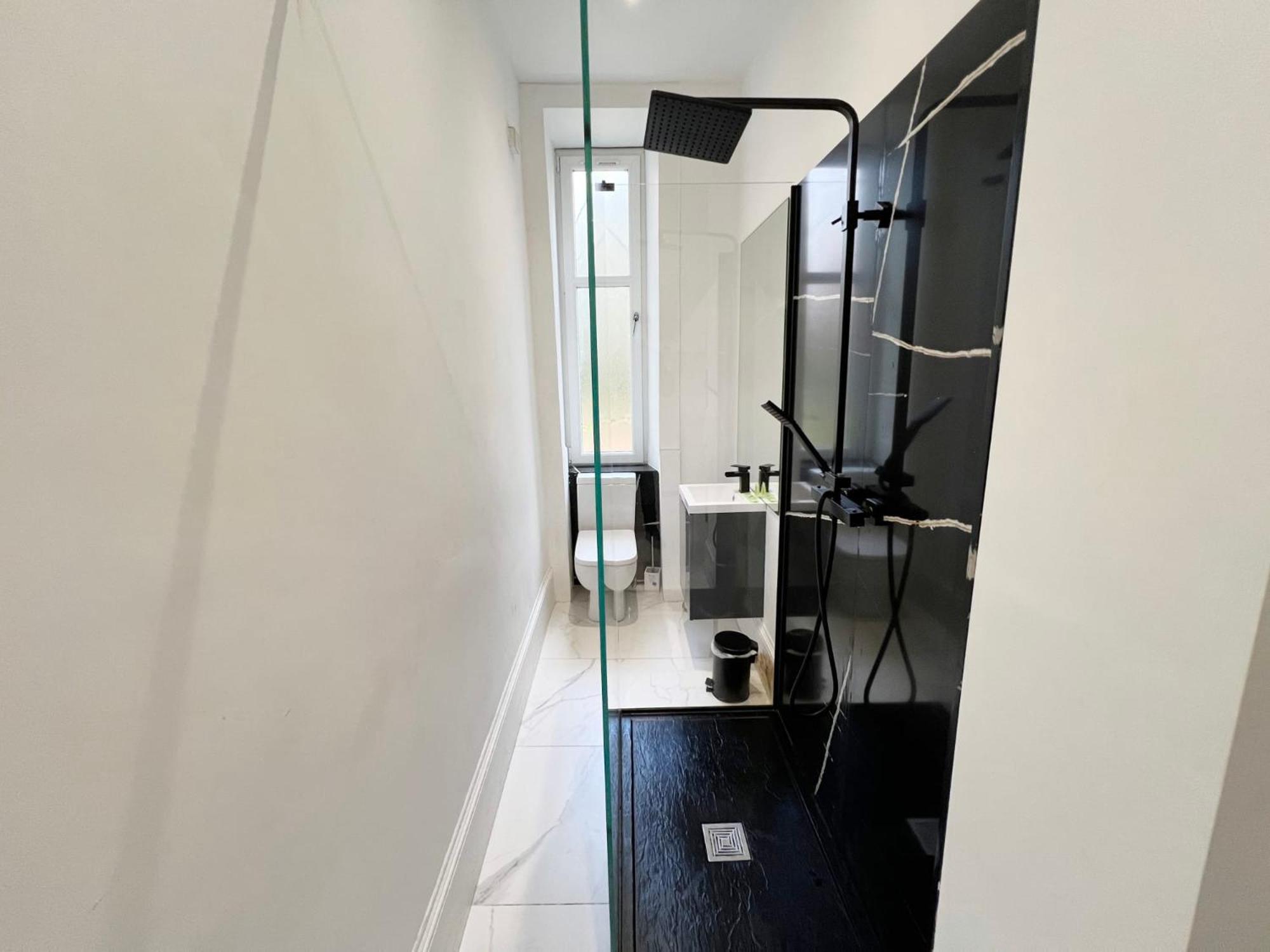 Apartment Cosy Retreat With Modern Amenities