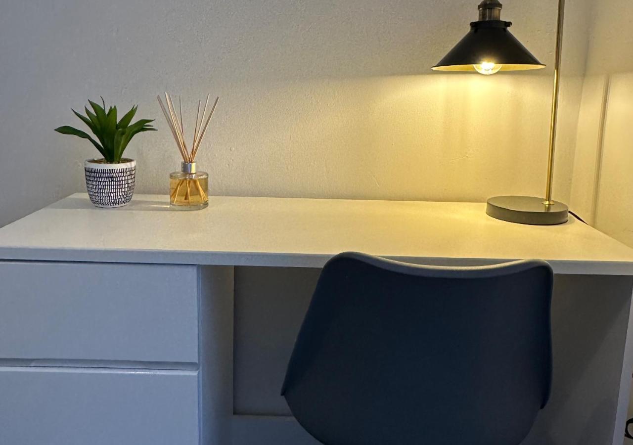 Trendy West End Apartment,
