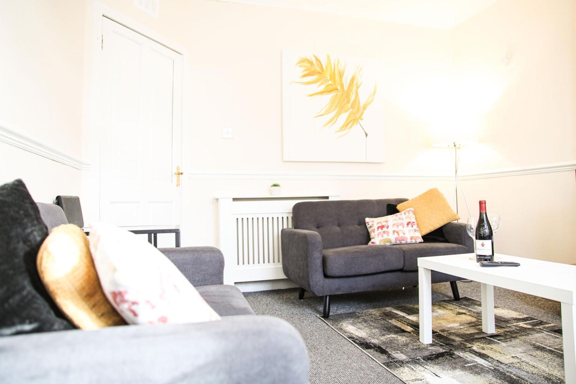 Glasgow, 3 Bed Close To City Centre, Free Street Parking * Glasgow