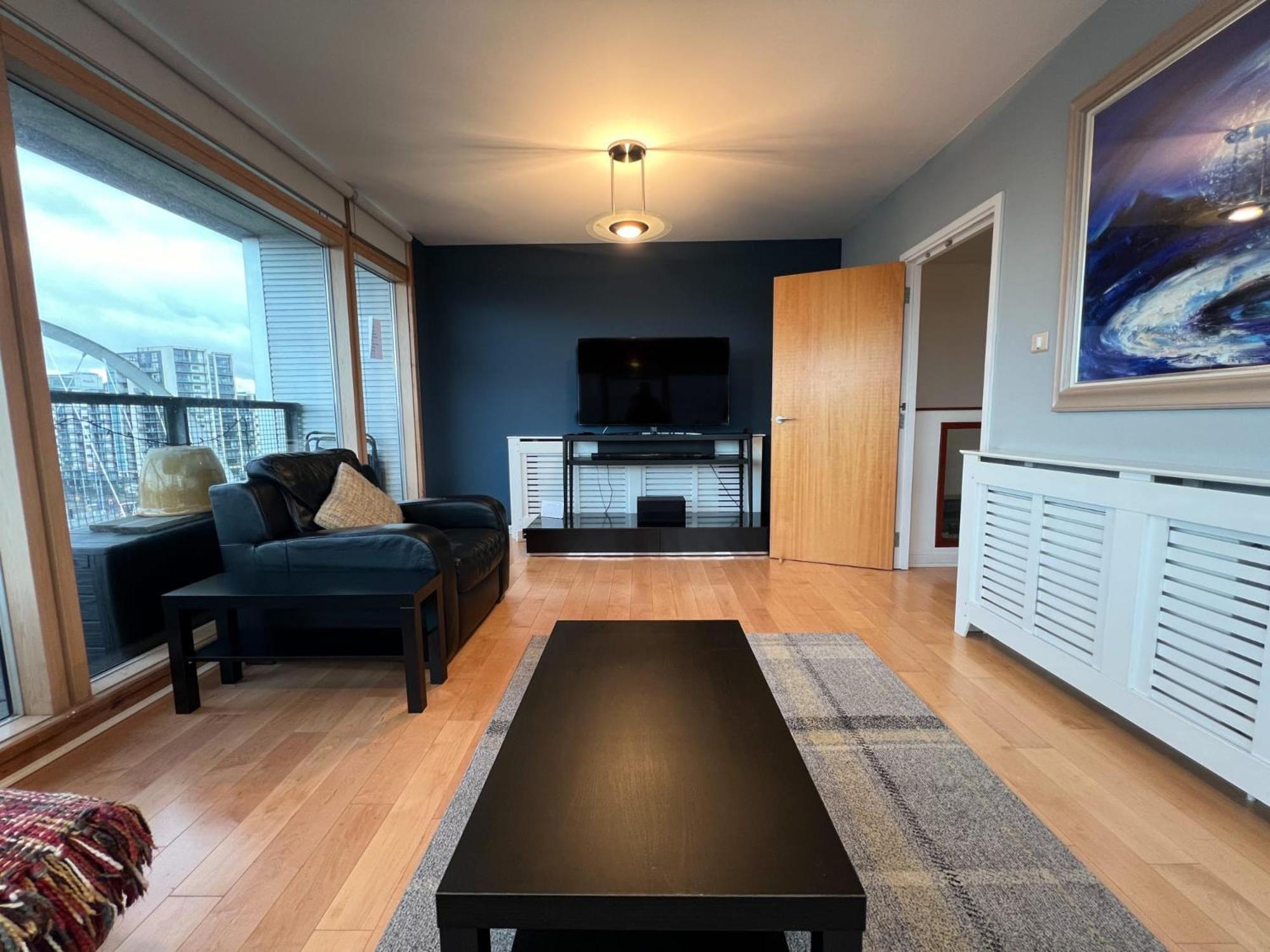 Apartment Duplex Next To Hydro With Parking *