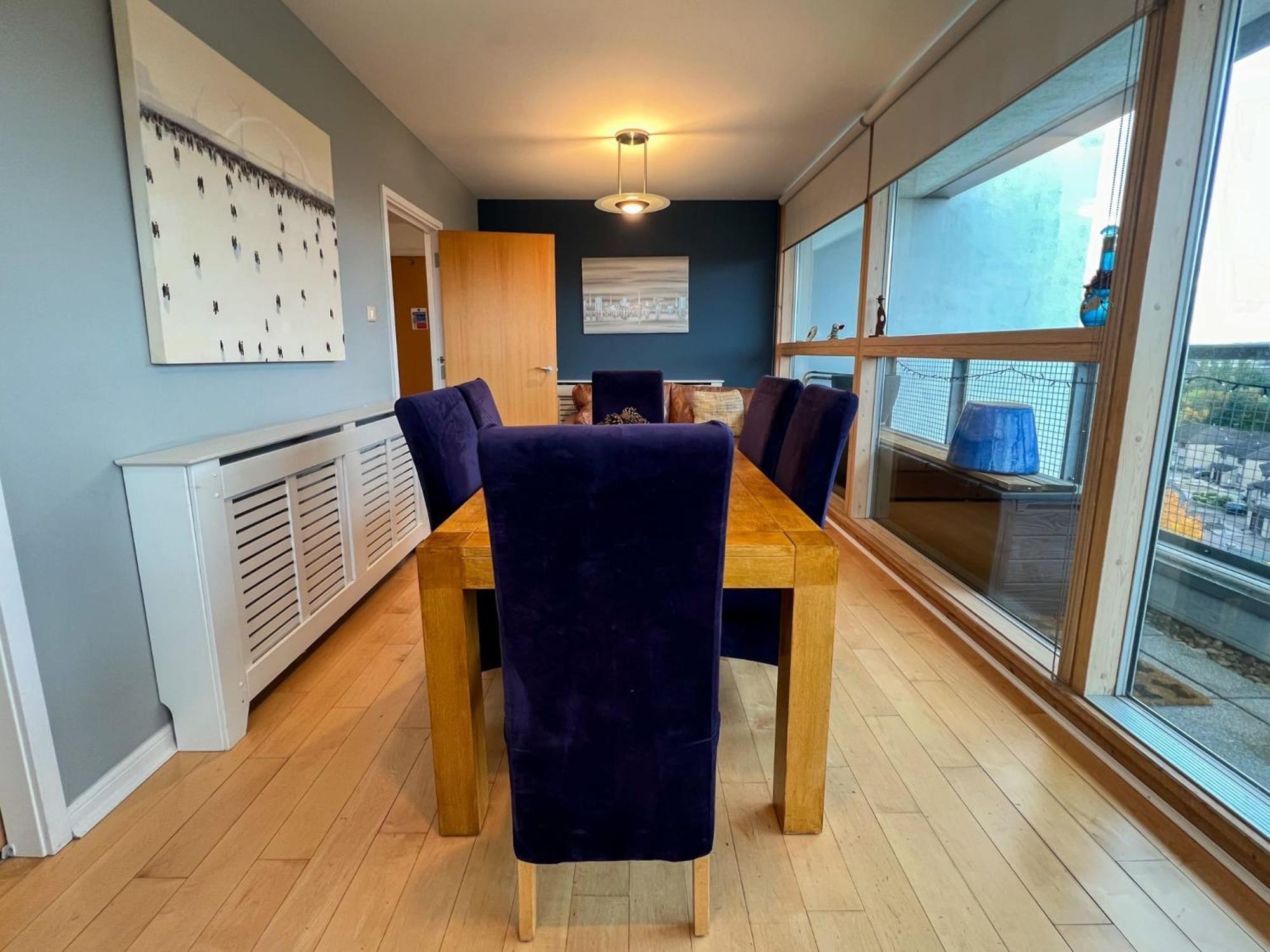 Apartment Duplex Next To Hydro With Parking Glasgow