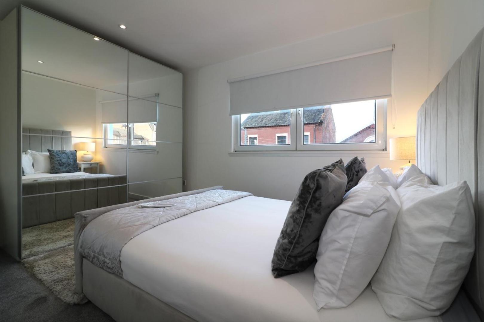 Glas-go 2 Bedroom 3 Min Walk To Secc Hydro Free Parking Onsite Apartment