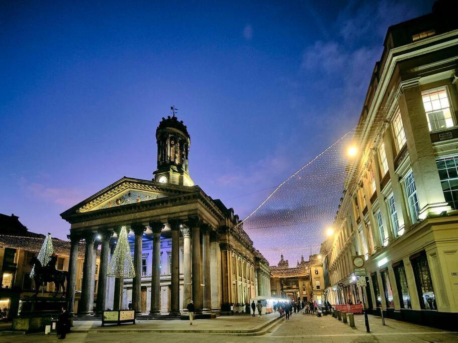 Glasgow, Finnieston Luxury 2 Bed With Parking, E-check In, Hi-fi *