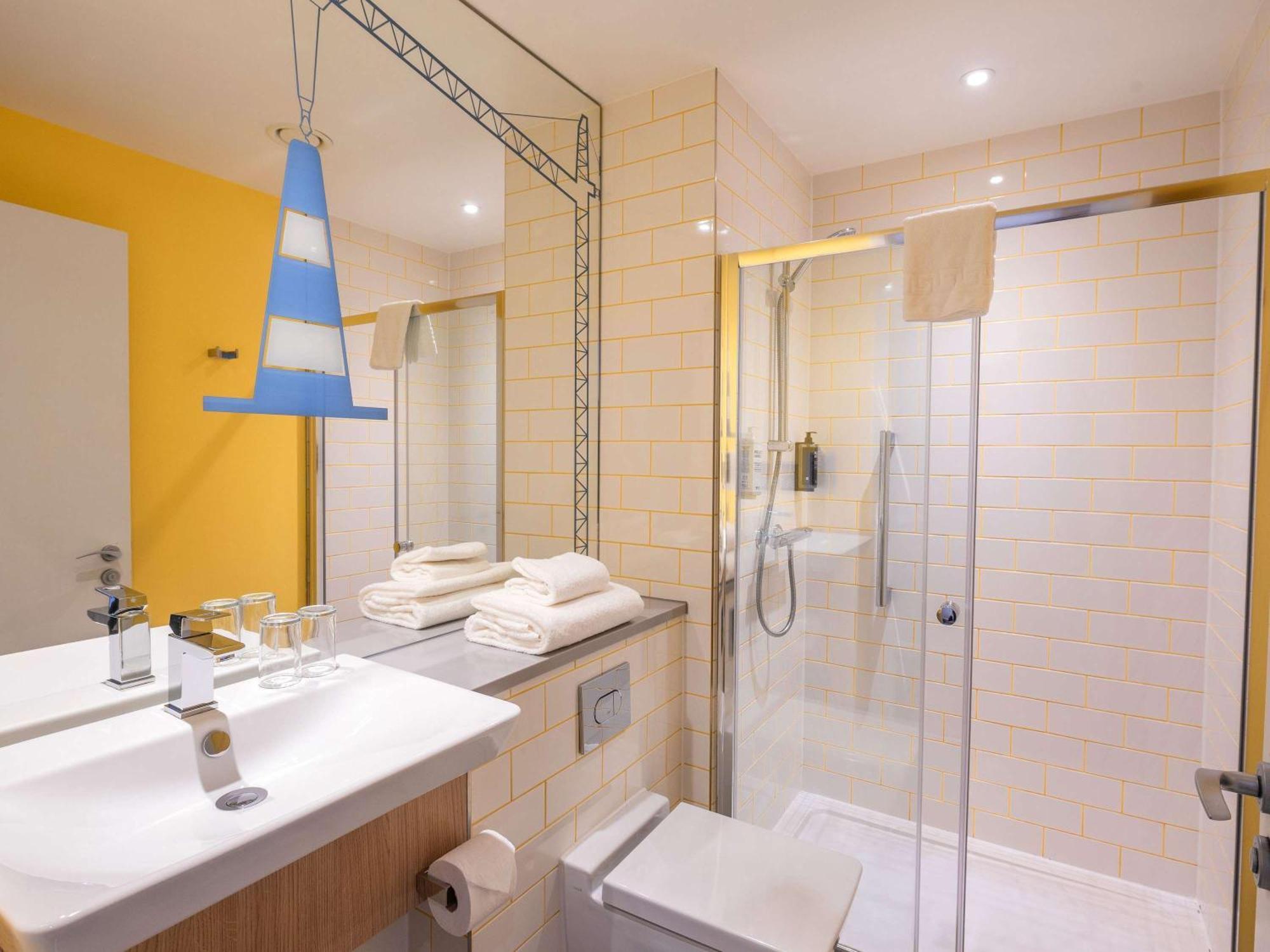 Hotel Ibis Styles Centre George Square 3*