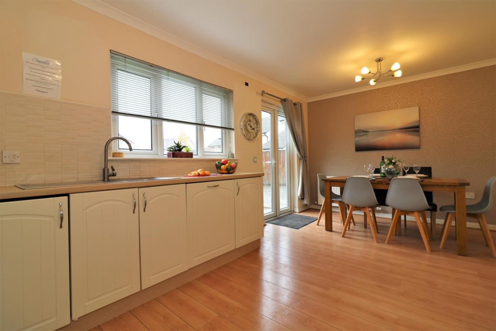 Signature - Angus House Apartment *