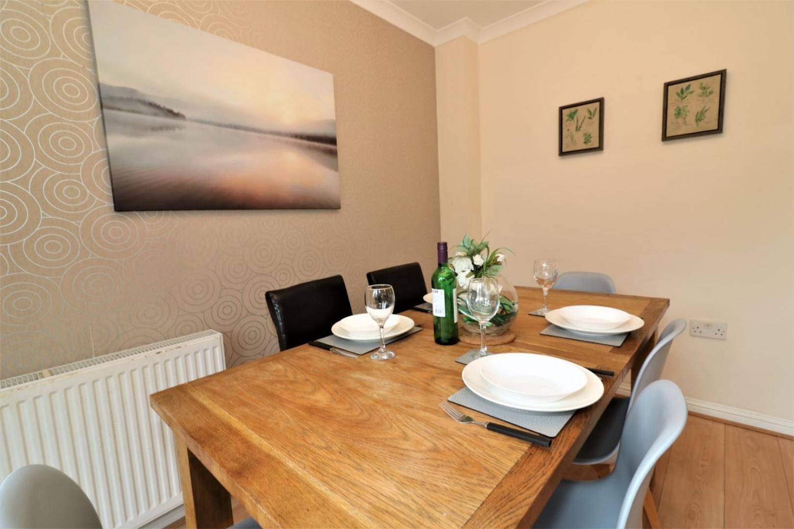 Signature - Angus House Apartment *