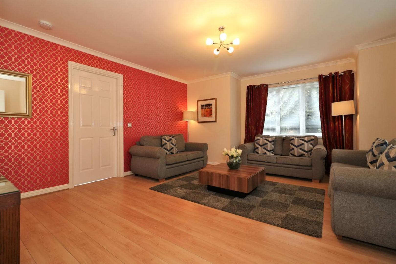 Signature - Angus House Apartment