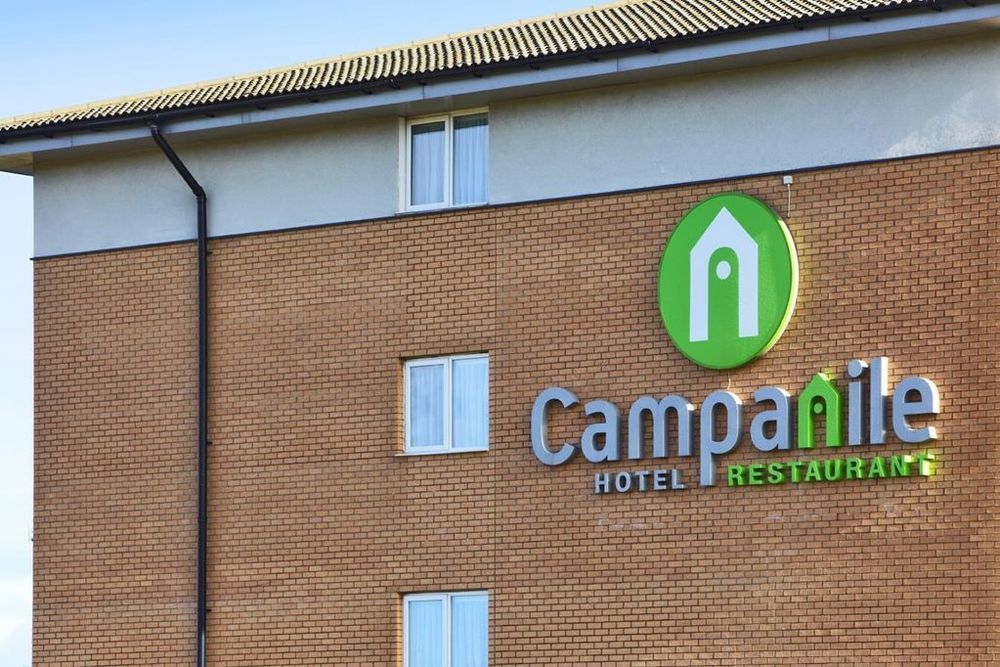 Premier Braehead Hotel 3*