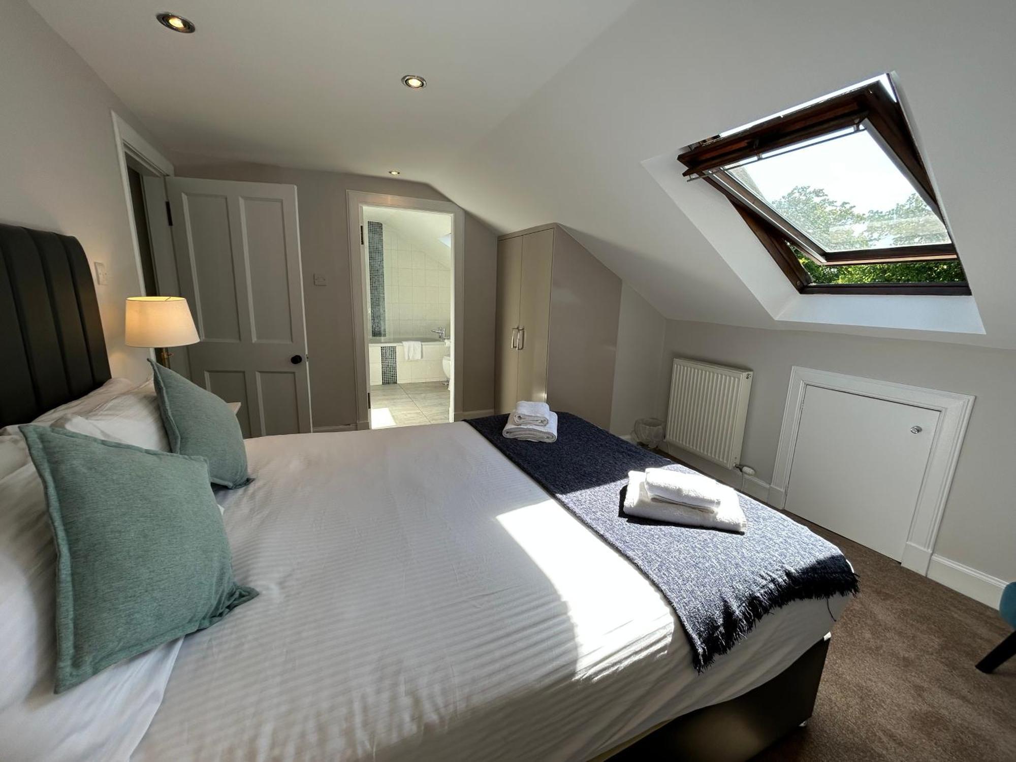 Principal - Crown Circus Duplex Glasgow