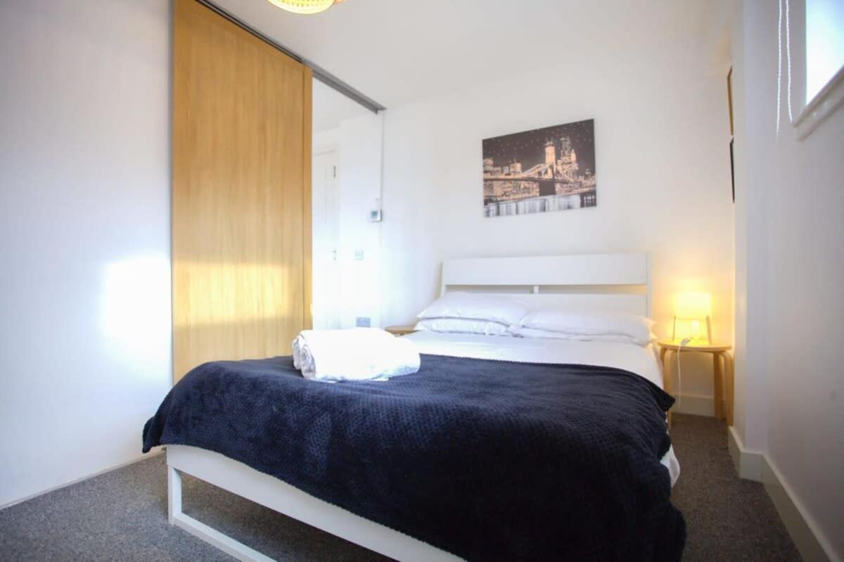 Cosy 1 Bed In Centre Location Apartment