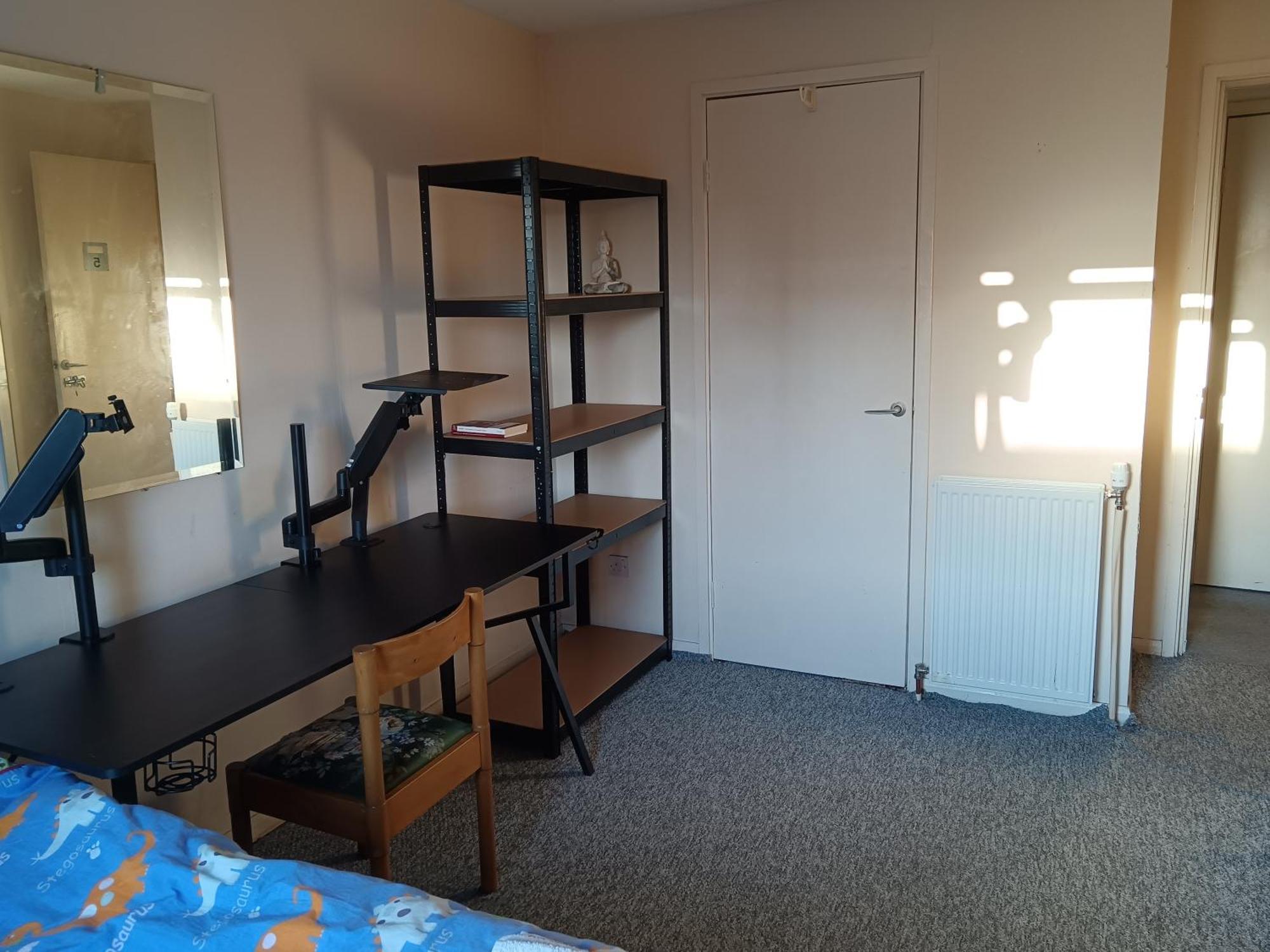 Free Parking Private Millroad Guest house Glasgow