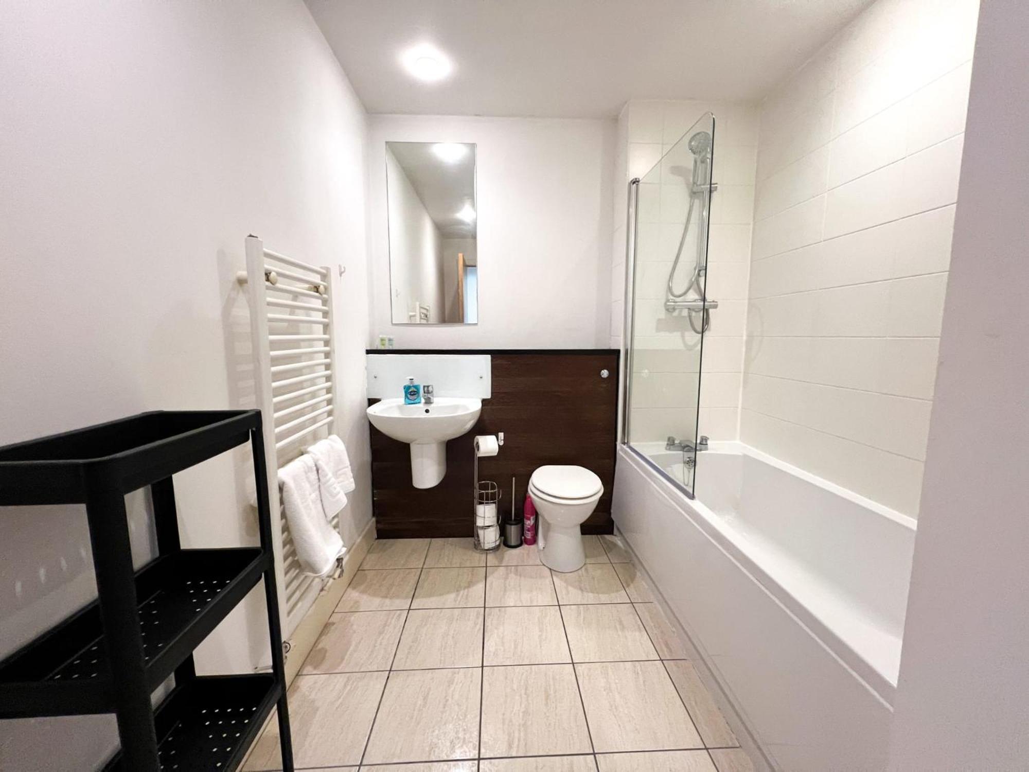 Gem 1 Bed Flat Centre